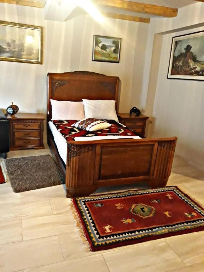 La Curtea Veche Apartment Lapus Екстериор снимка